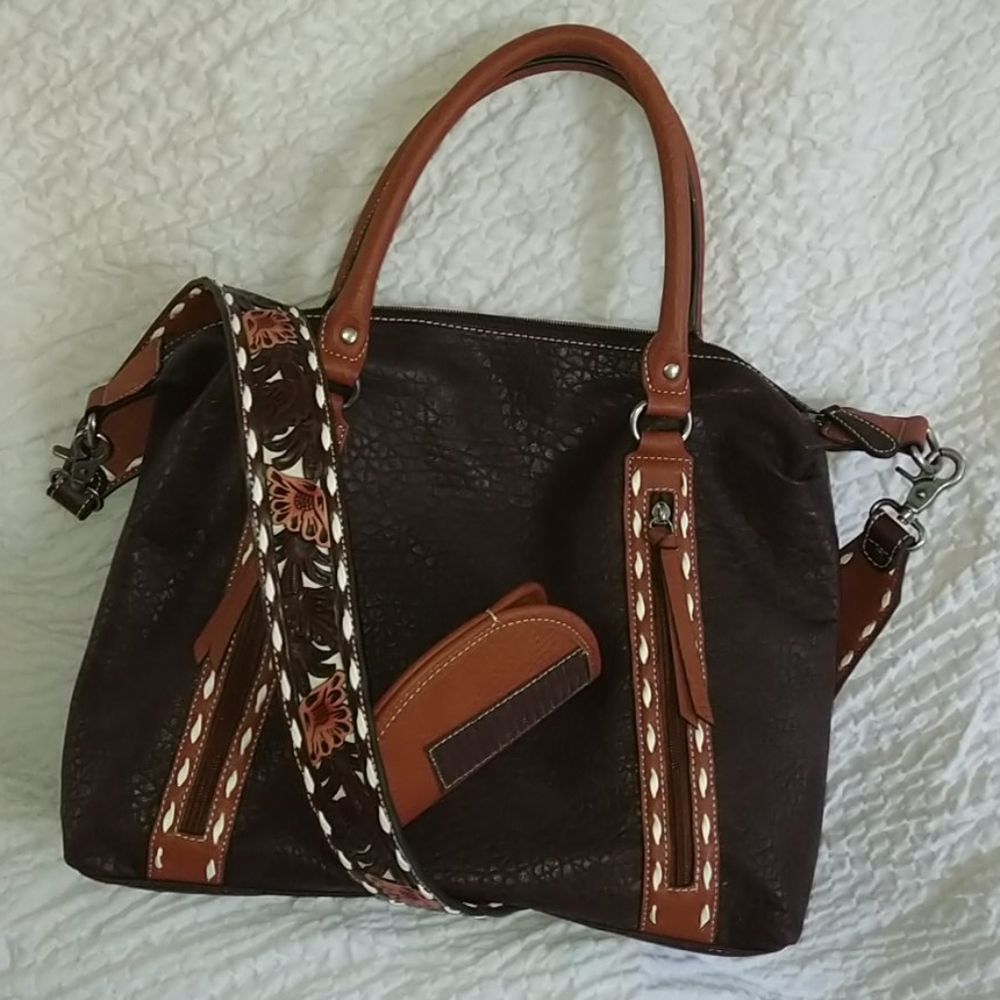 NWOT Blazin Roxx Concealed Carry Bag